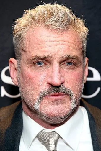 Chân dung James Colby