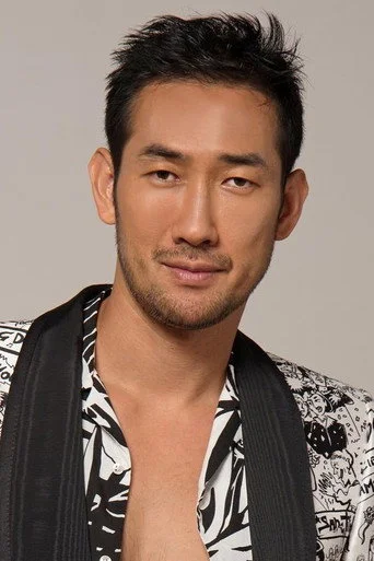 Chân dung Akira Kim