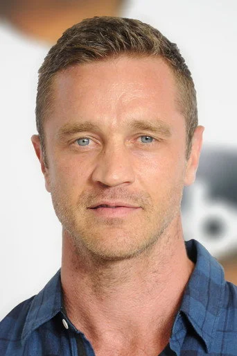 Chân dung Devon Sawa
