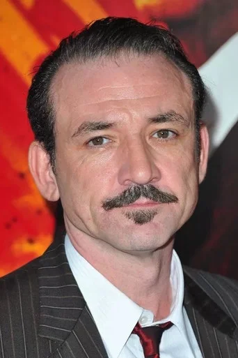 Chân dung Ritchie Coster