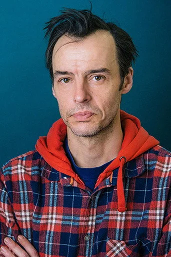 Chân dung Paul Hilton