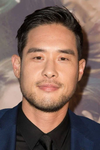 Chân dung Raymond Lee