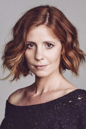 Chân dung Amy Nuttall