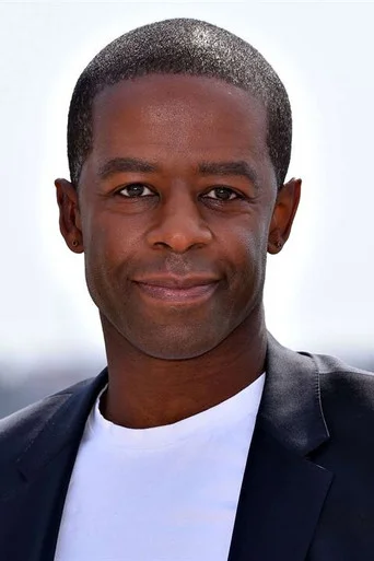 Chân dung Adrian Lester