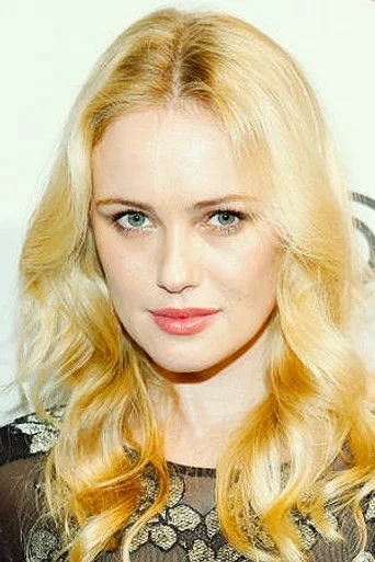 Chân dung Hannah New