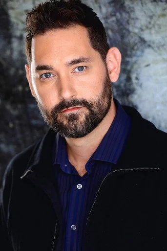Chân dung Nick Simotas