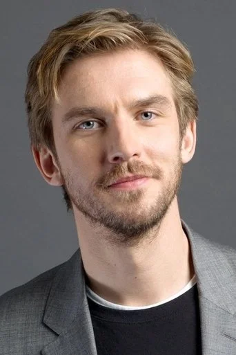 Chân dung Dan Stevens