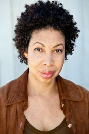 Chân dung Angela Bullock
