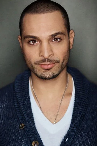 Chân dung Michael Mando