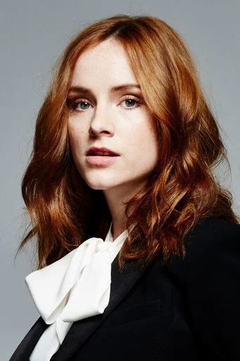 Chân dung Sophie Rundle