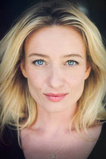 Chân dung Karina Smulders
