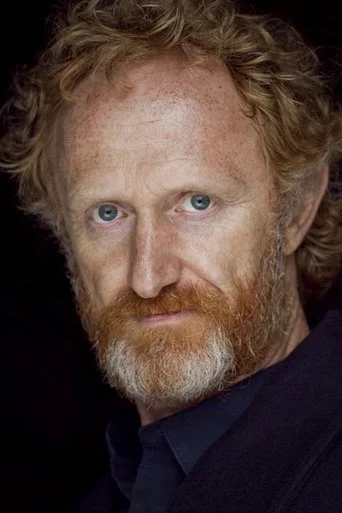 Chân dung Murray McArthur