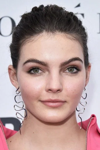 Chân dung Camren Bicondova