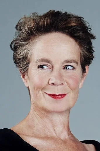Chân dung Celia Imrie
