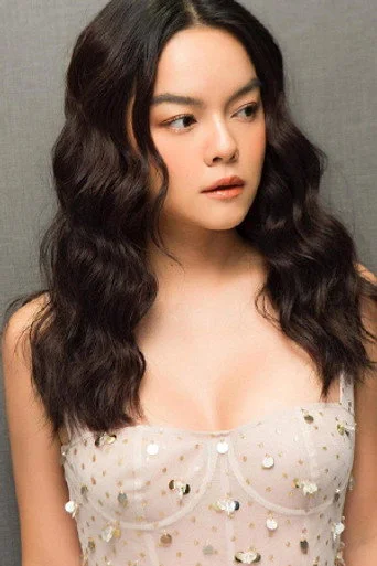 Chân dung Phạm Quỳnh Anh