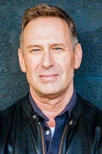Chân dung Scott Thompson