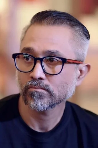 Chân dung Lukman Sardi