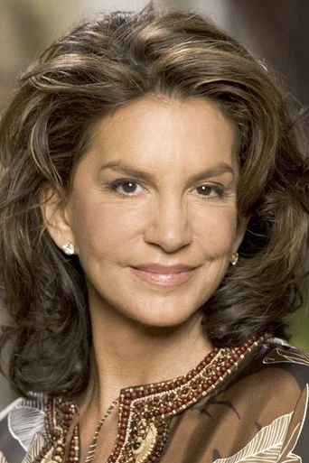 Chân dung Mercedes Ruehl