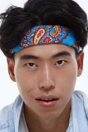 Chân dung Sukhapat Lohwacharin