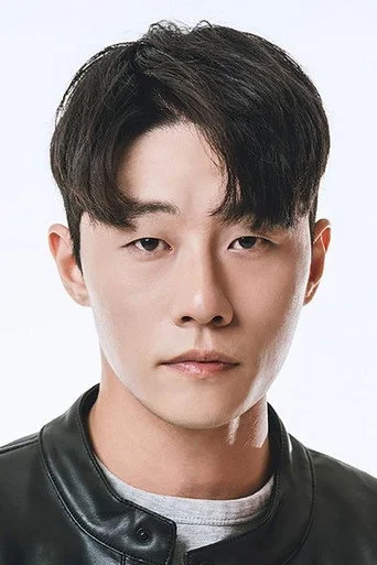 Chân dung Lee Shin-ki