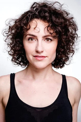 Chân dung Caroline Bloom
