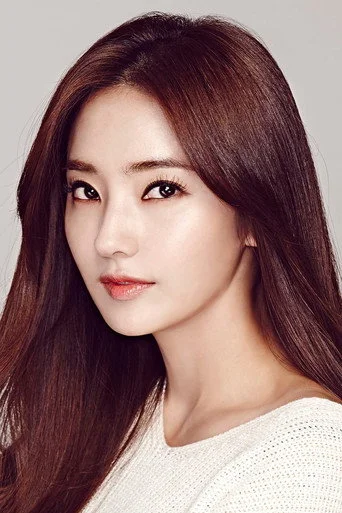 Chân dung Han Chae-young