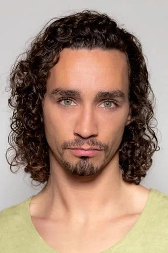 Chân dung Robert Sheehan