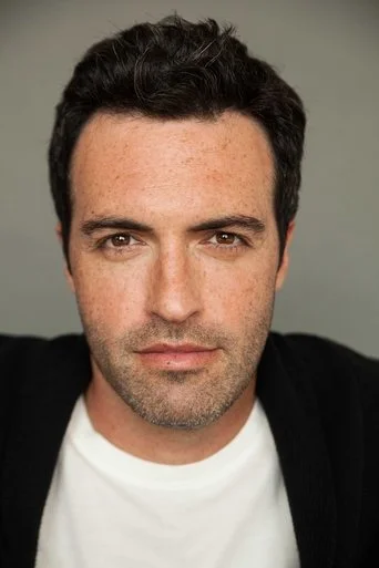 Chân dung Reid Scott