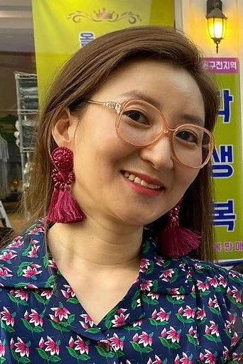Chân dung Kang Sook