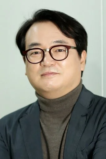 Chân dung Lee Seo-hwan