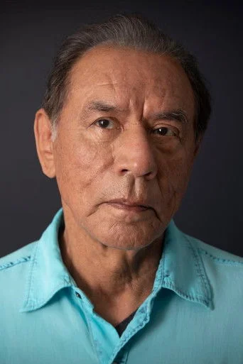 Chân dung Wes Studi