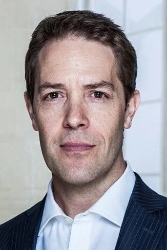 Chân dung Dan MacKay