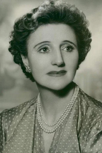 Chân dung Joyce Carey