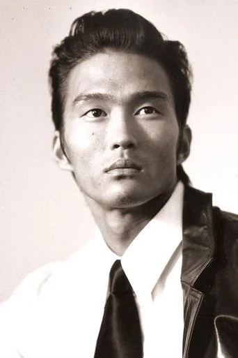 Chân dung Karl Yune