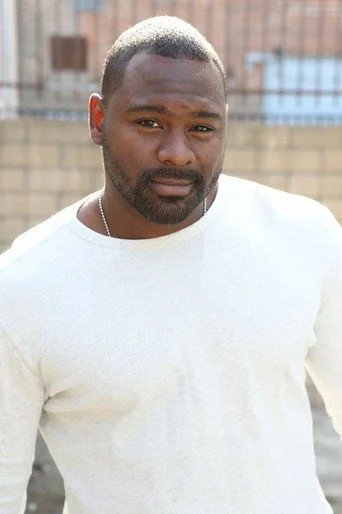 Chân dung Mustafa Harris