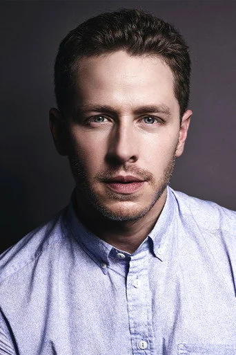 Chân dung Josh Dallas