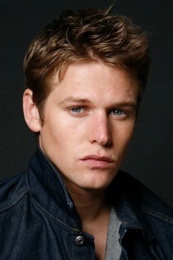 Chân dung Zach Roerig