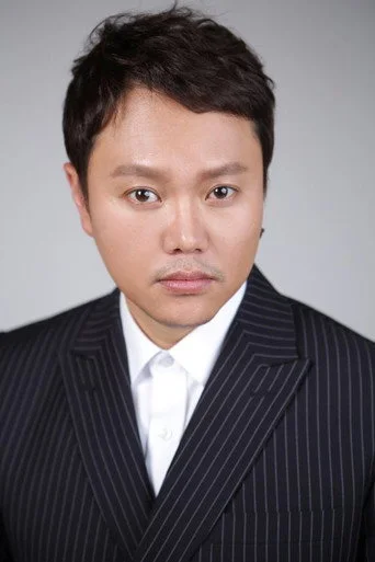 Chân dung Kim Min-Kyo