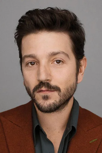 Chân dung Diego Luna
