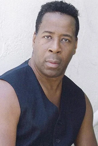 Chân dung Gary Landon Mills