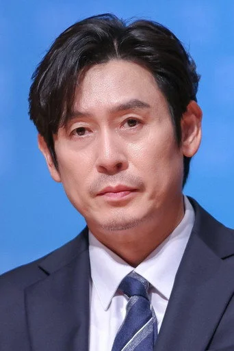 Chân dung Sul Kyung-gu