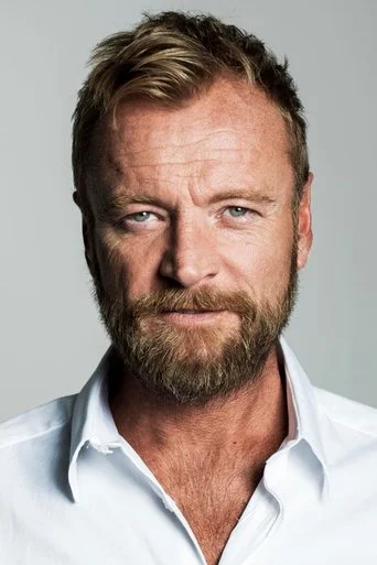 Chân dung Richard Dormer