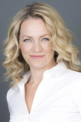 Chân dung Stephanie Moore