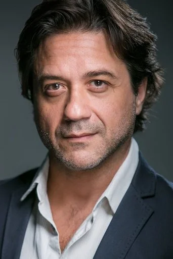 Chân dung Enrique Arce