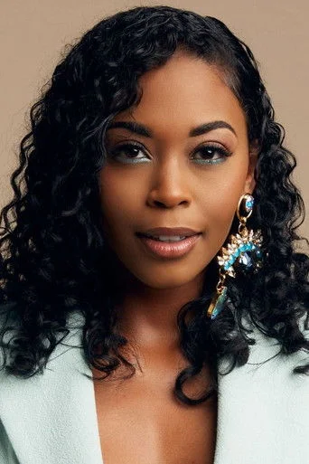 Chân dung Nafessa Williams