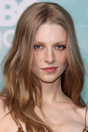 Chân dung Hunter Schafer