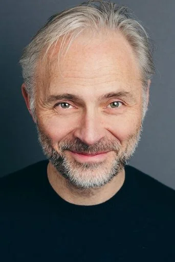 Chân dung Mark Bonnar