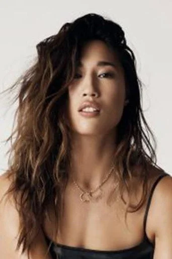 Chân dung Jennifer Cheon Garcia