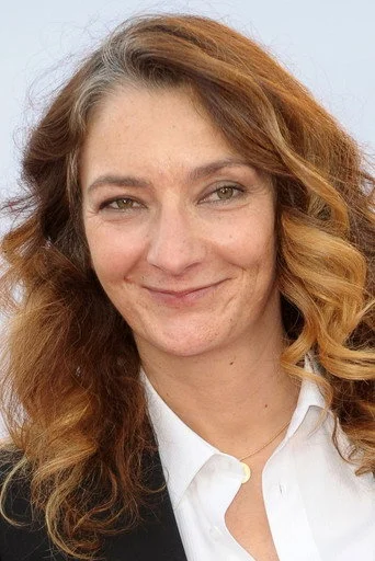 Chân dung Corinne Masiero