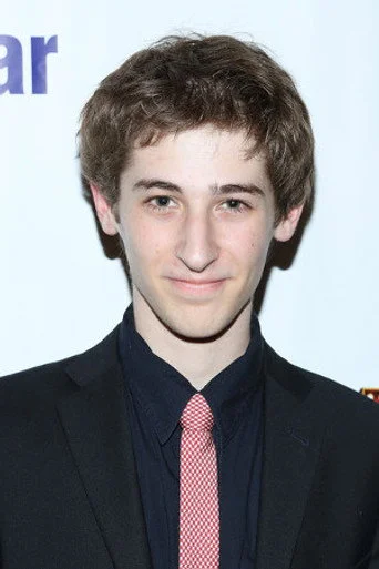 Chân dung Noah Robbins
